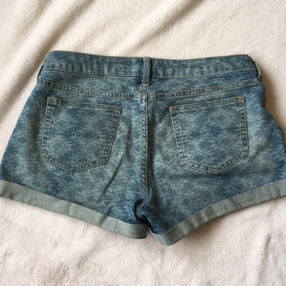 Arizona | Denim Aztec Design Jean Shorts Size 5 - Picture 2 of 7